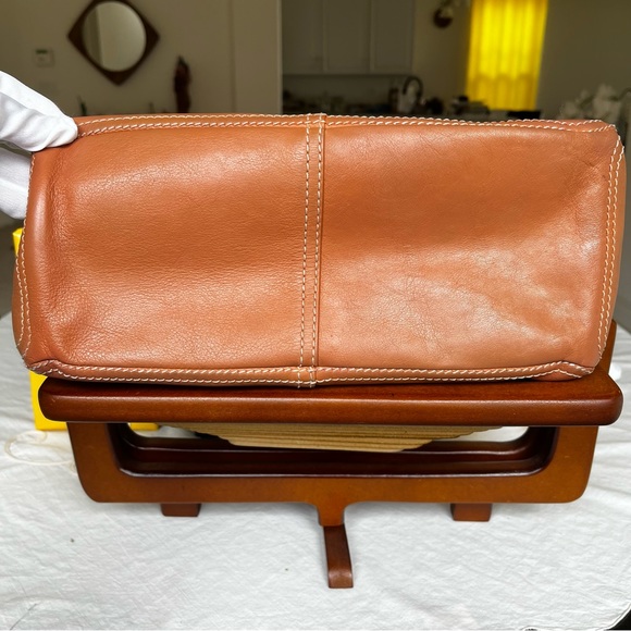 🔥AUTHENTICATED Celine Leather Handbag - Picture 11 of 16